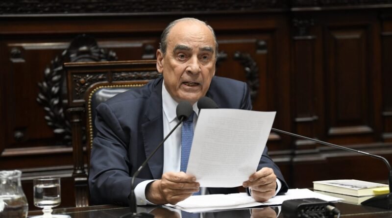 El Gobierno acelera la reforma laboral, por presiones del FMI